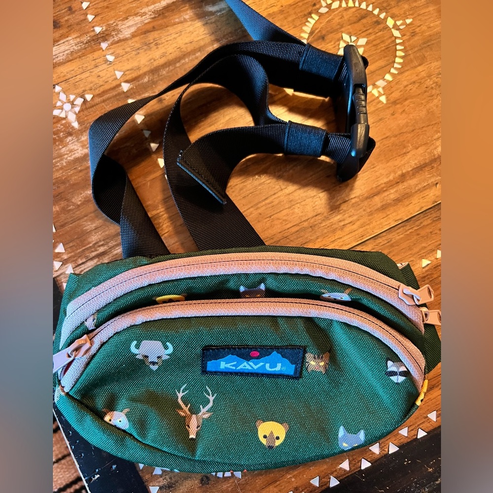 KAVU Special Edition Critter Spectator Waistpack Fanny Pack